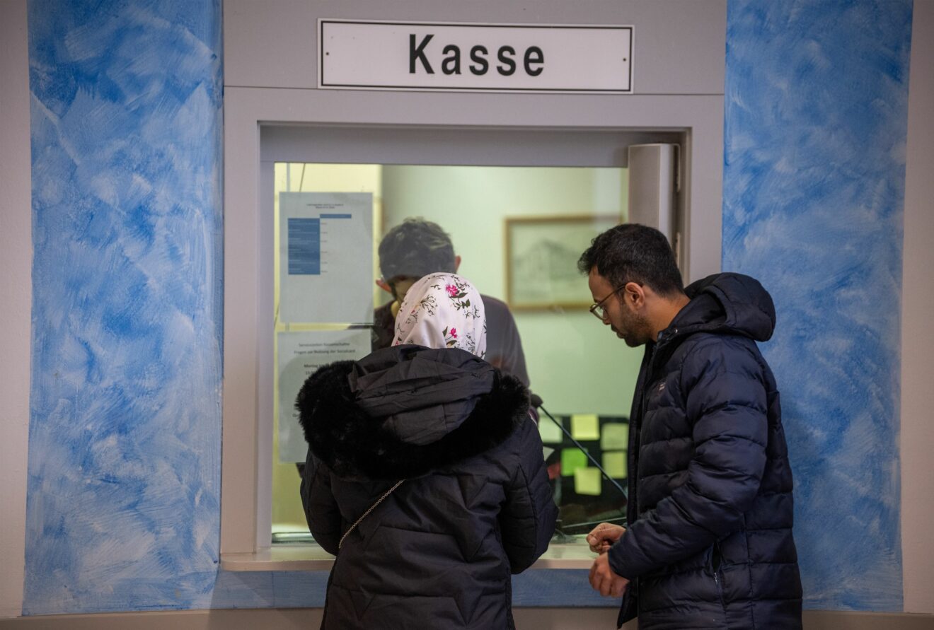 Bezahlkarte: Einschüchterungskampagne gegen Flüchtlingshelfer