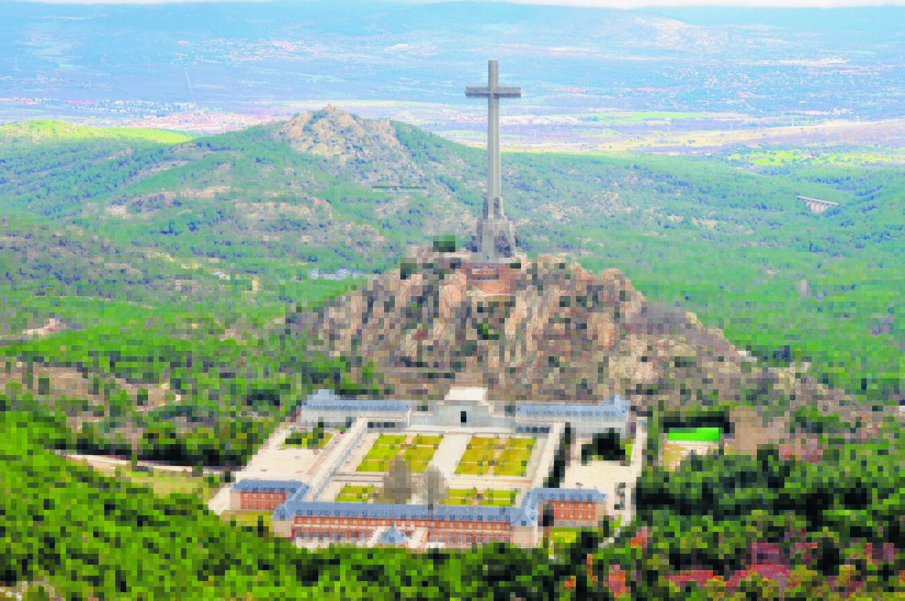 50 Jahre nach dem Tod Francos: Das Kreuz mit dem Betonkreuz