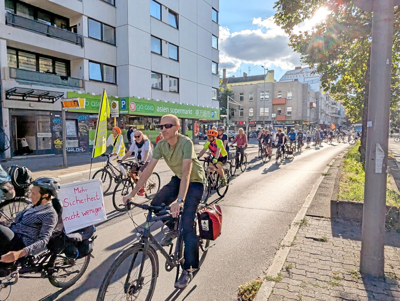 Berlin: Kampf um den bedrohten Radweg auf der Kantstraße
