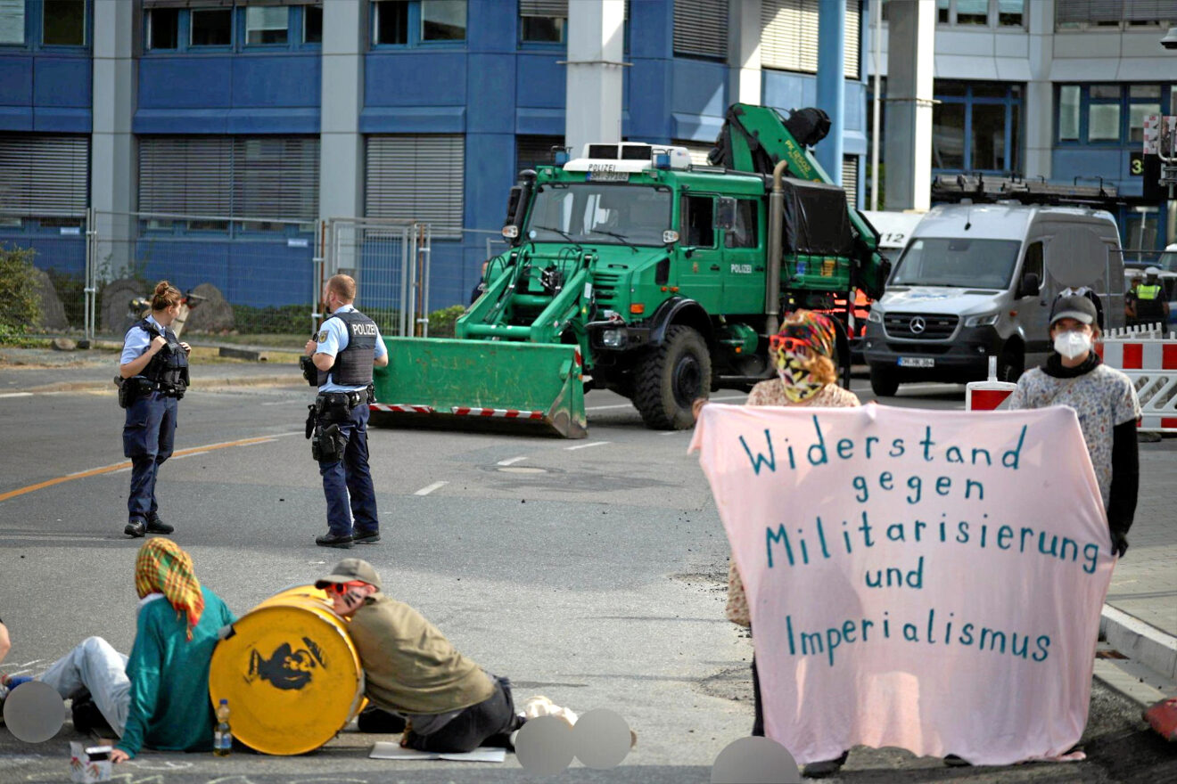 Protest blockiert Zugänge zur Kieler Rüstungswerft TKMS