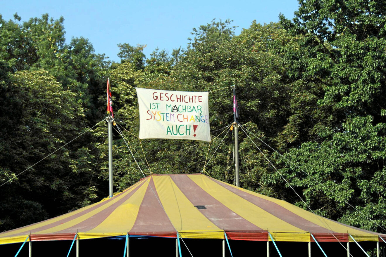 Ein selbstorganisierter Haufen: System Change Camp in Karlsruhe