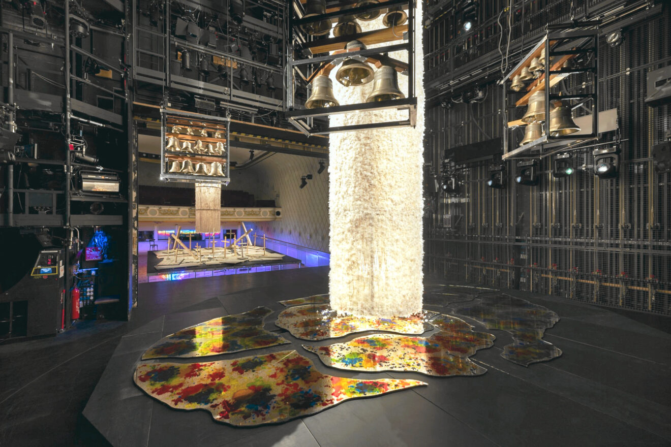 Gorki-Theater: Teppich raus, Kunst rein